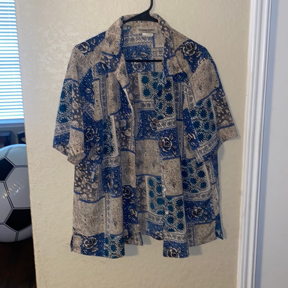 Donnkenny Classics button down shirt.